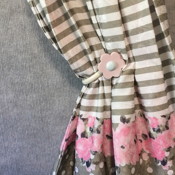 WOODEN METAL TIE BACKS PINK FLOWER FROM TARGET - Picture 2 of 5